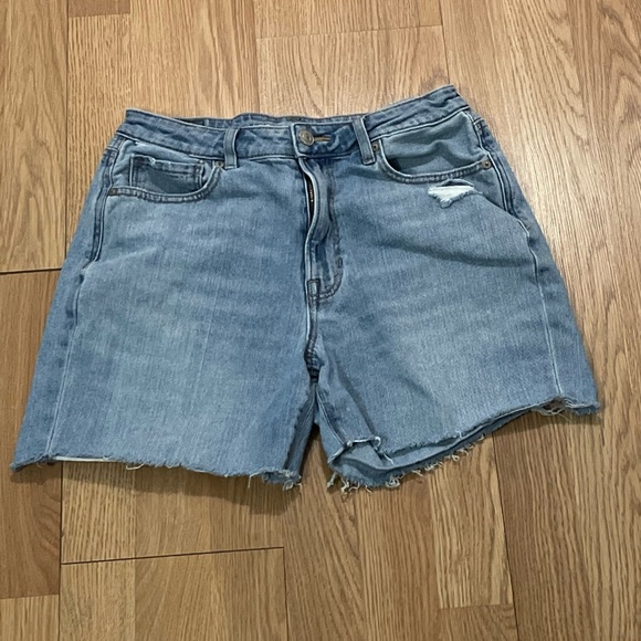 American Eagle Outfitters Pants - American Eagle Women's 6 Mom Jean Cut Off Shorts Denim Jeans Y2K Classic